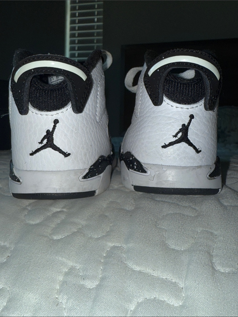 Jordan 6 Retro Kids Reverse Oreo - Picture 3 of 5